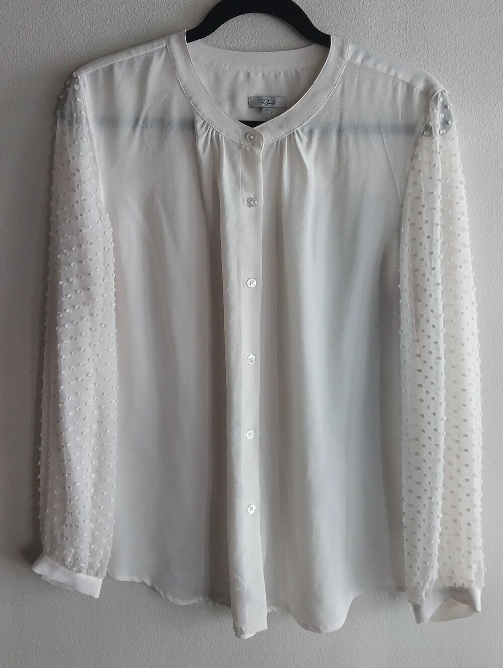 Rails Camilla Cream 100% Silk Swiss Dot Sleeves Button Front Classic Blouse